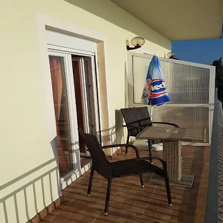 Apartments Domagoj - On The Beach Lukovo Sugarje Exterior photo
