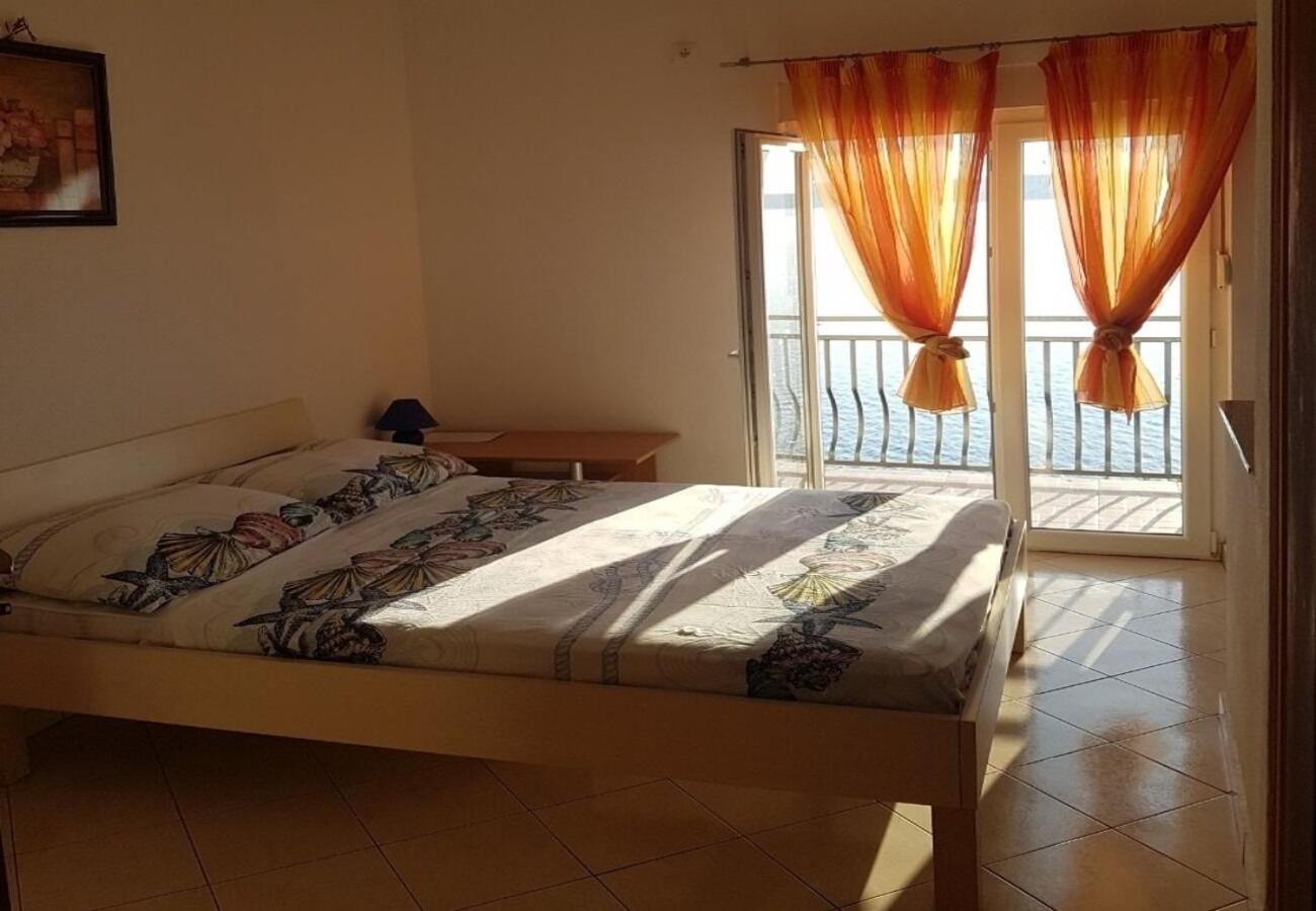Domagoj - On The Apartment *